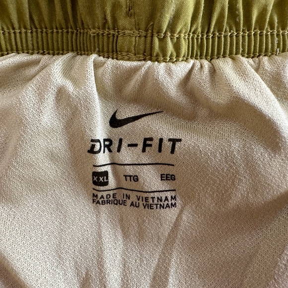 Nike Dry Fit green running shorts - Picture 3 of 6